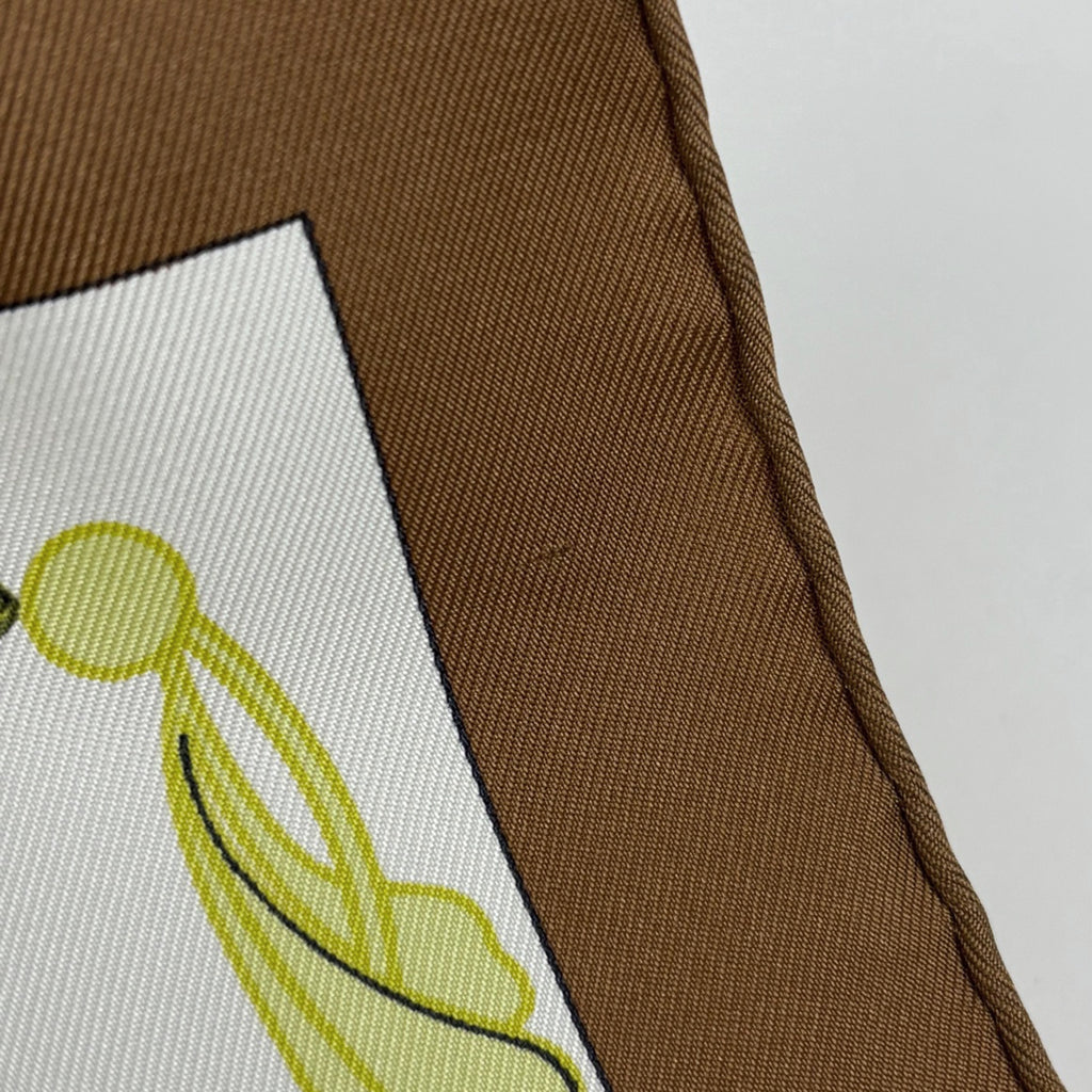 エルメス カレ 90 LES BOLIDES RACE CARS レースカー スカーフ シルク ホワイト ブラウン マルチカラー レディース 【中古】brbag