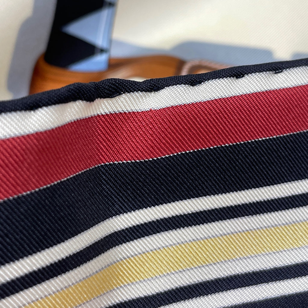 エルメス カレ 90 editees par 競走馬 スカーフ シルク アイボリー マルチカラー レディース 【中古】brbag