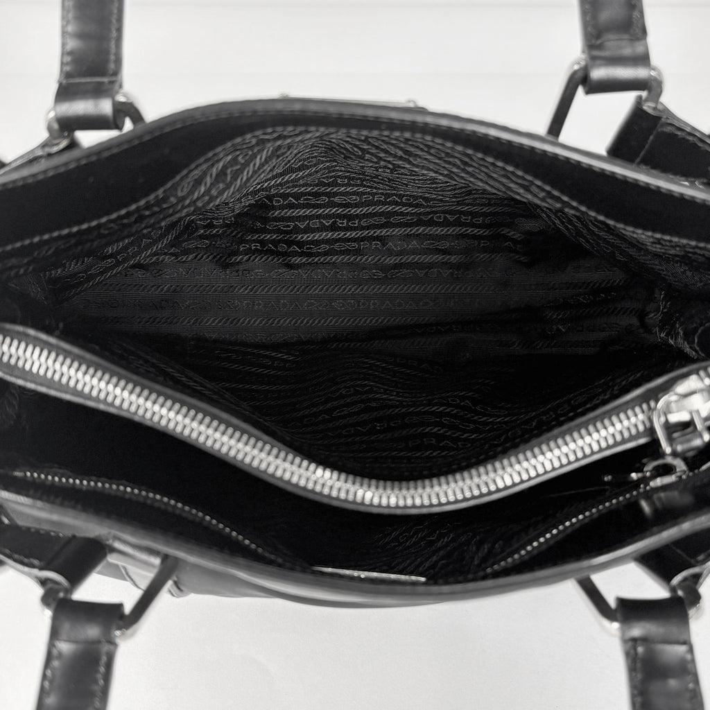 プラダ ロゴプレート トートバッグ ハンドバッグ トートバッグ ナイロン ネロ(ブラック) レディース 【中古】brbag