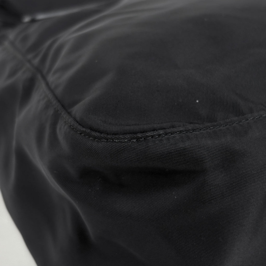 プラダ ロゴプレート ショルダーバッグ 肩掛け 斜め掛け ショルダーバッグ ナイロン ネロ(ブラック) レディース 【中古】brbag