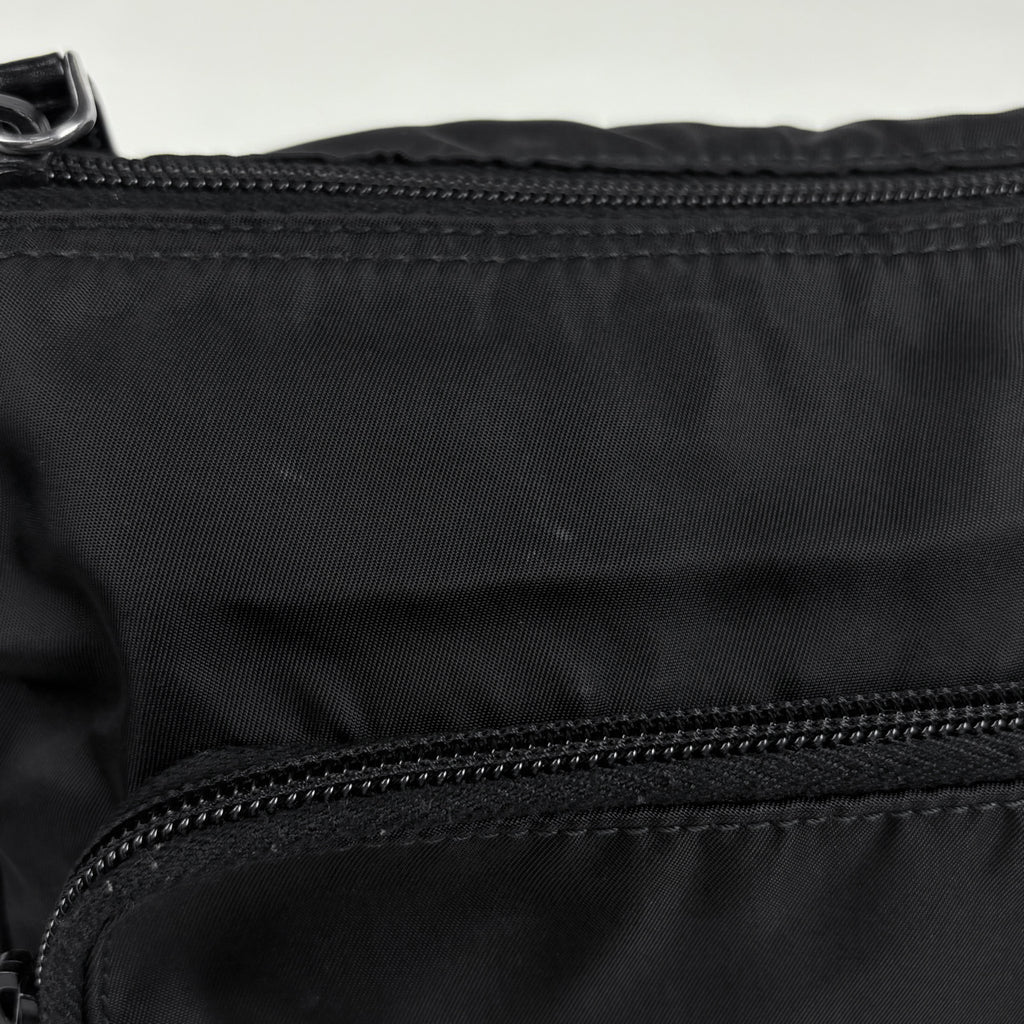 プラダ ロゴプレート ショルダーバッグ 肩掛け 斜め掛け ショルダーバッグ ナイロン ネロ(ブラック) レディース 【中古】brbag