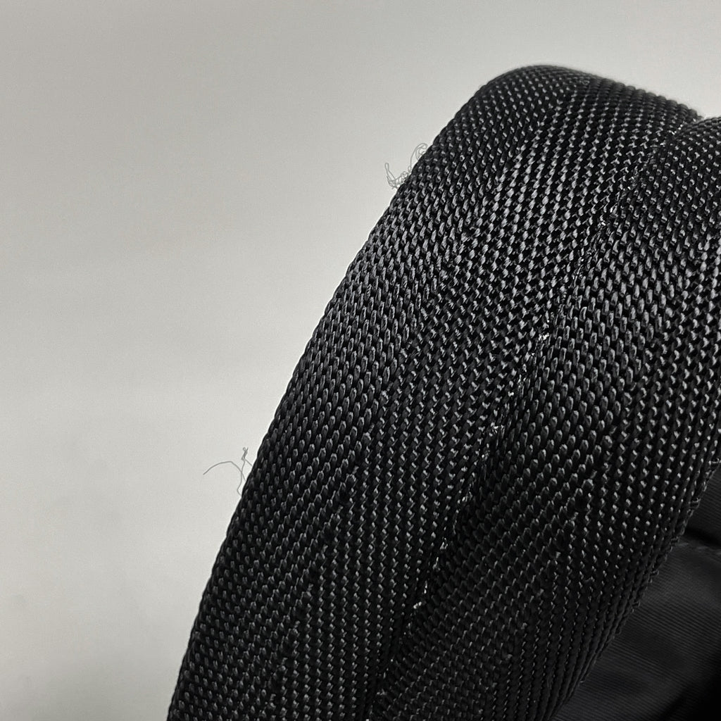 プラダ ロゴプレート ウエストバッグ ウエストポーチ ボディバッグ テスートナイロン ネロ(ブラック) VA0252 レディース 【中古】brbag