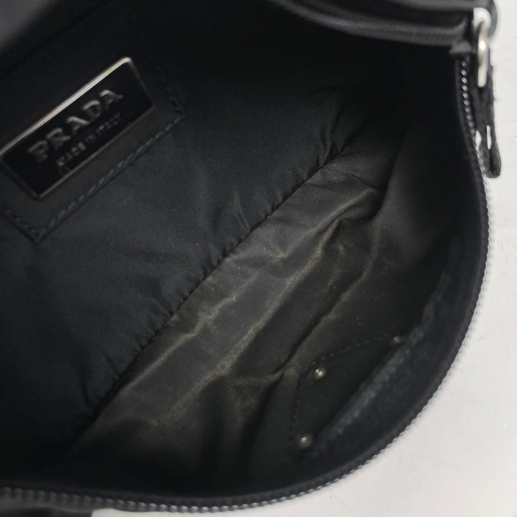 プラダ ロゴプレート ウエストバッグ ウエストポーチ ボディバッグ テスートナイロン ネロ(ブラック) VA0252 レディース 【中古】brbag
