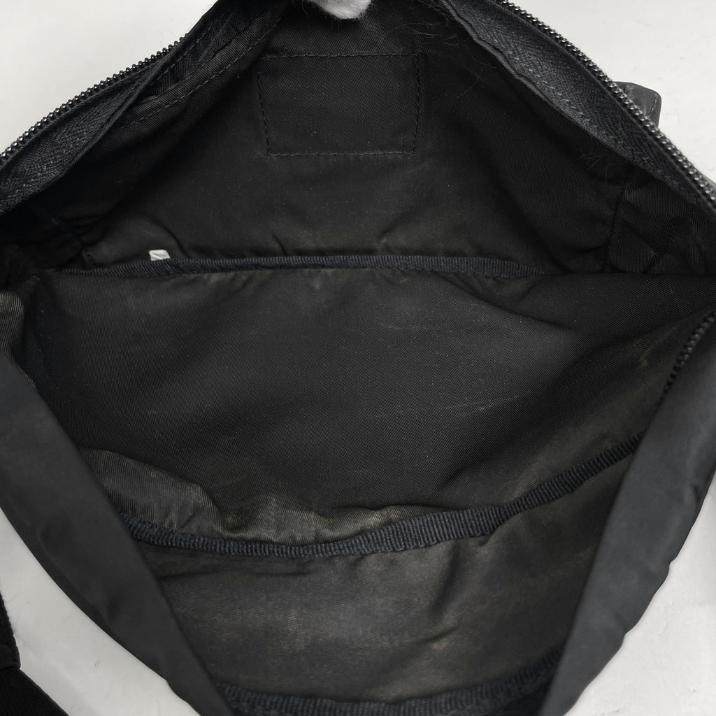 プラダ ロゴプレート ウエストバッグ ウエストポーチ ボディバッグ テスートナイロン ネロ(ブラック) VA0252 レディース 【中古】brbag