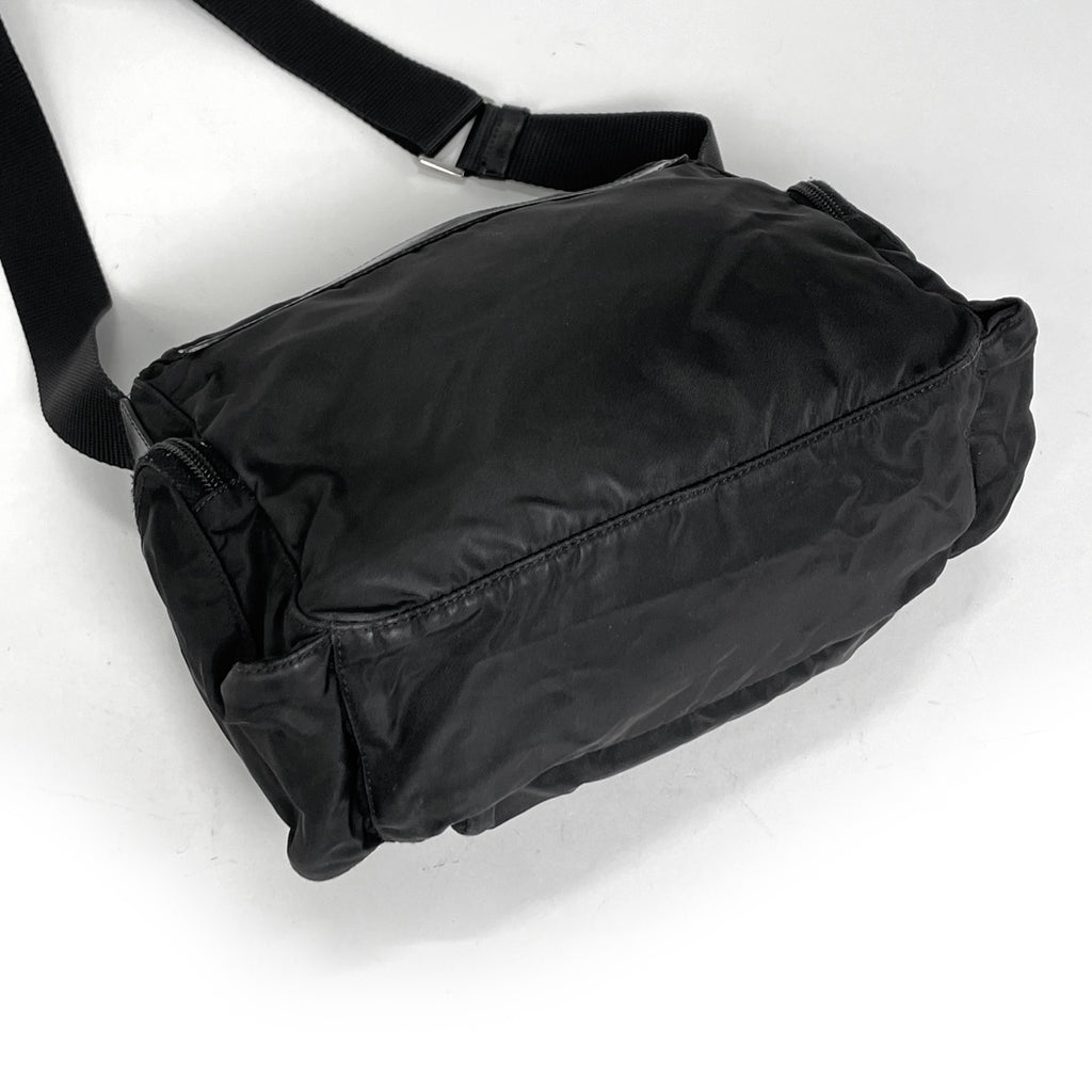 プラダ ロゴプレート ショルダーバッグ 斜め掛け ショルダーバッグ ナイロン ネロ(ブラック) レディース 【中古】brbag