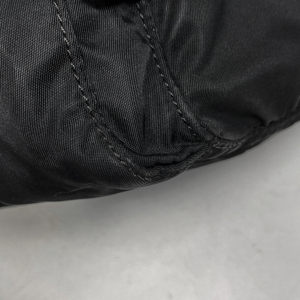 プラダ ロゴプレート ショルダーバッグ 斜め掛け ショルダーバッグ ナイロン ネロ(ブラック) レディース 【中古】brbag