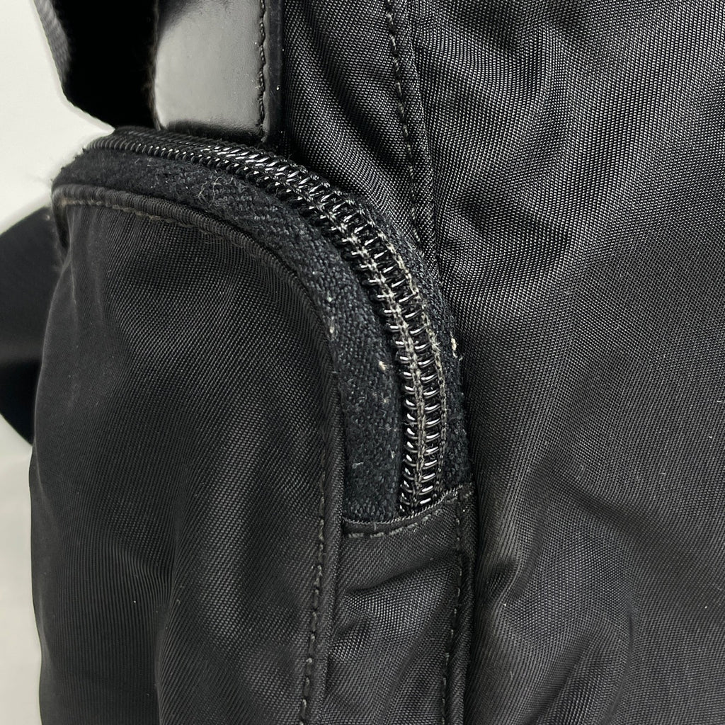 プラダ ロゴプレート ショルダーバッグ 斜め掛け ショルダーバッグ ナイロン ネロ(ブラック) レディース 【中古】brbag