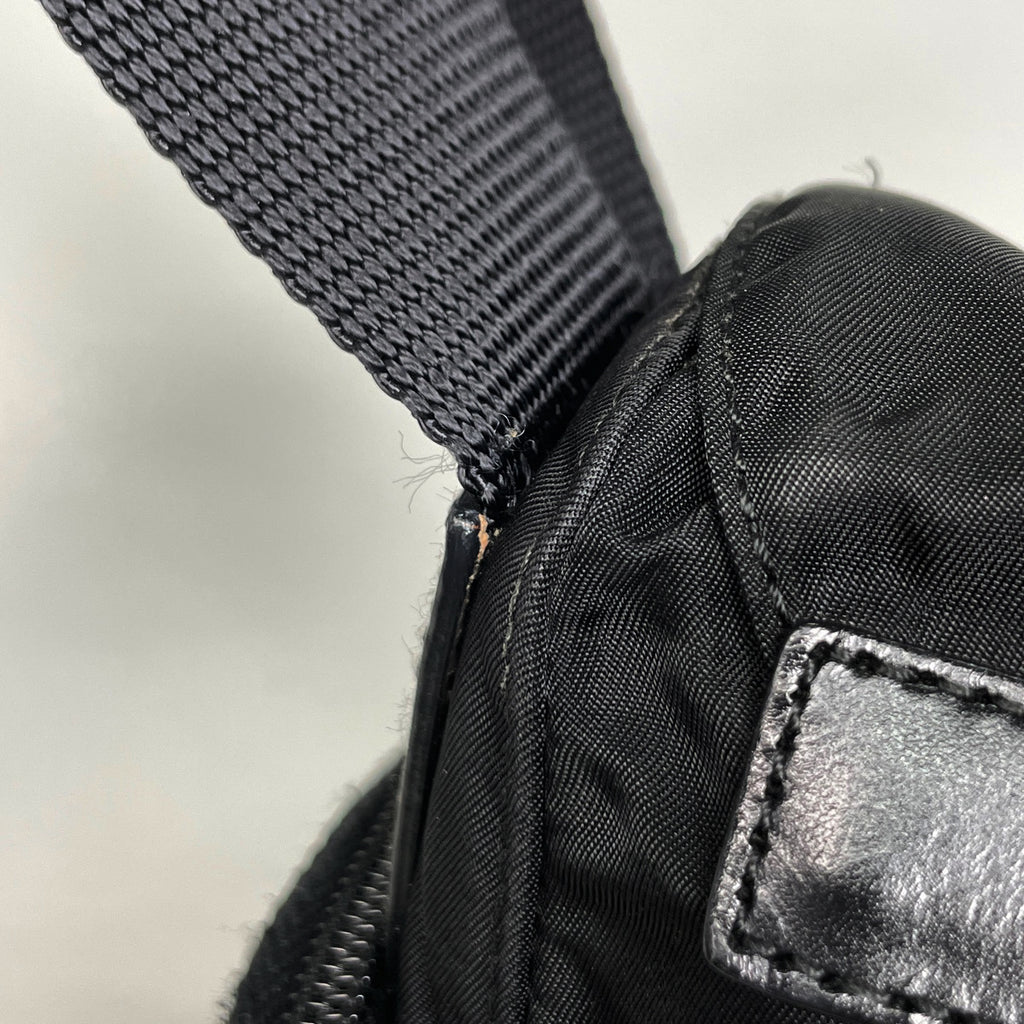 プラダ ロゴプレート ショルダーバッグ 斜め掛け ショルダーバッグ ナイロン ネロ(ブラック) レディース 【中古】brbag