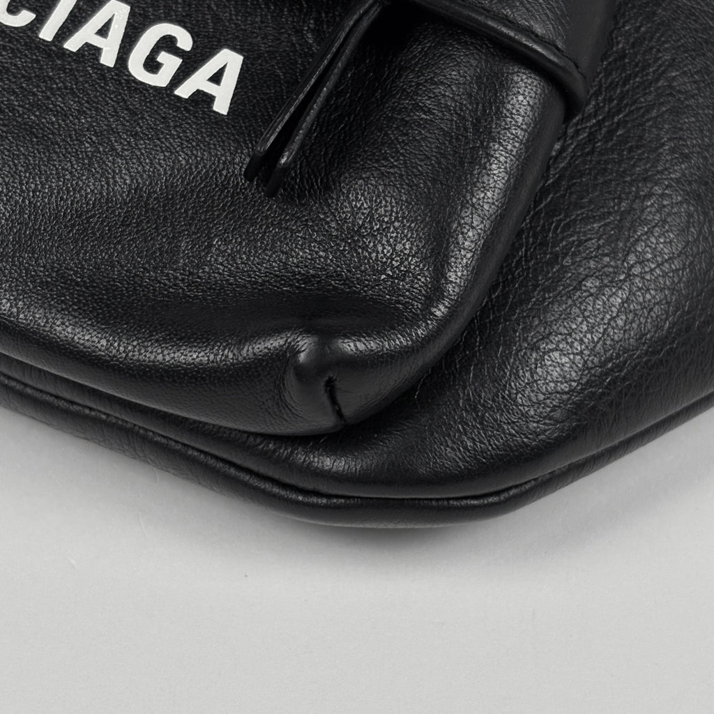 バレンシアガ エブリデイ ウエストバッグ ロゴ ウエストポーチ ボディバッグ レザー ブラック 579617 レディース 【中古】brbag