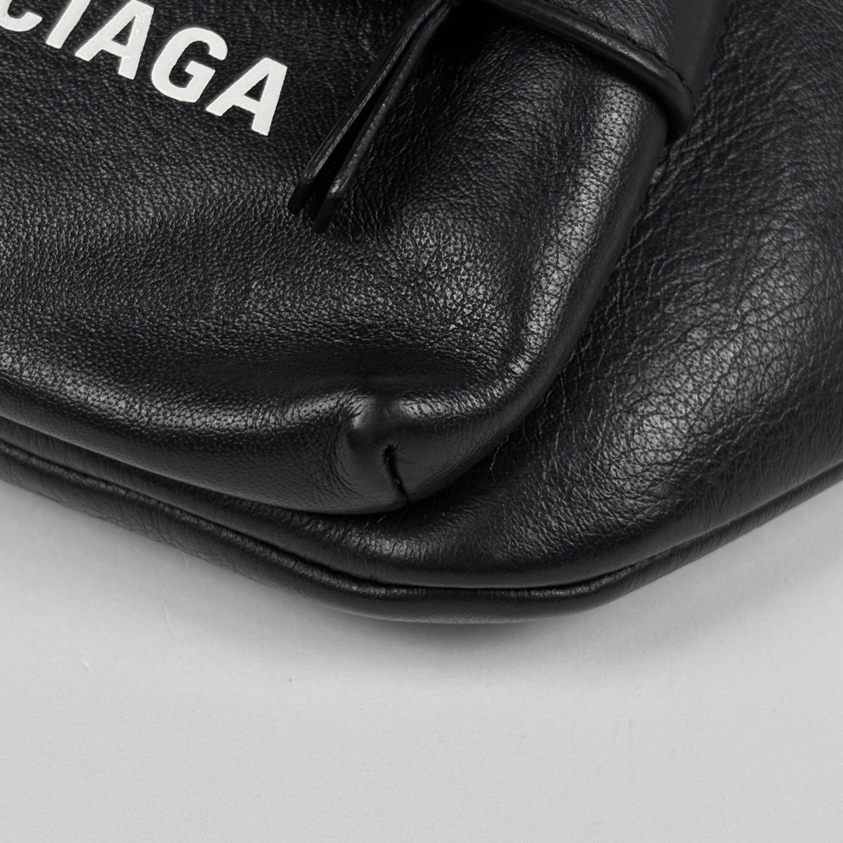 バイセル公式】バレンシアガ エブリデイ ウエストバッグ ロゴ ウエスト