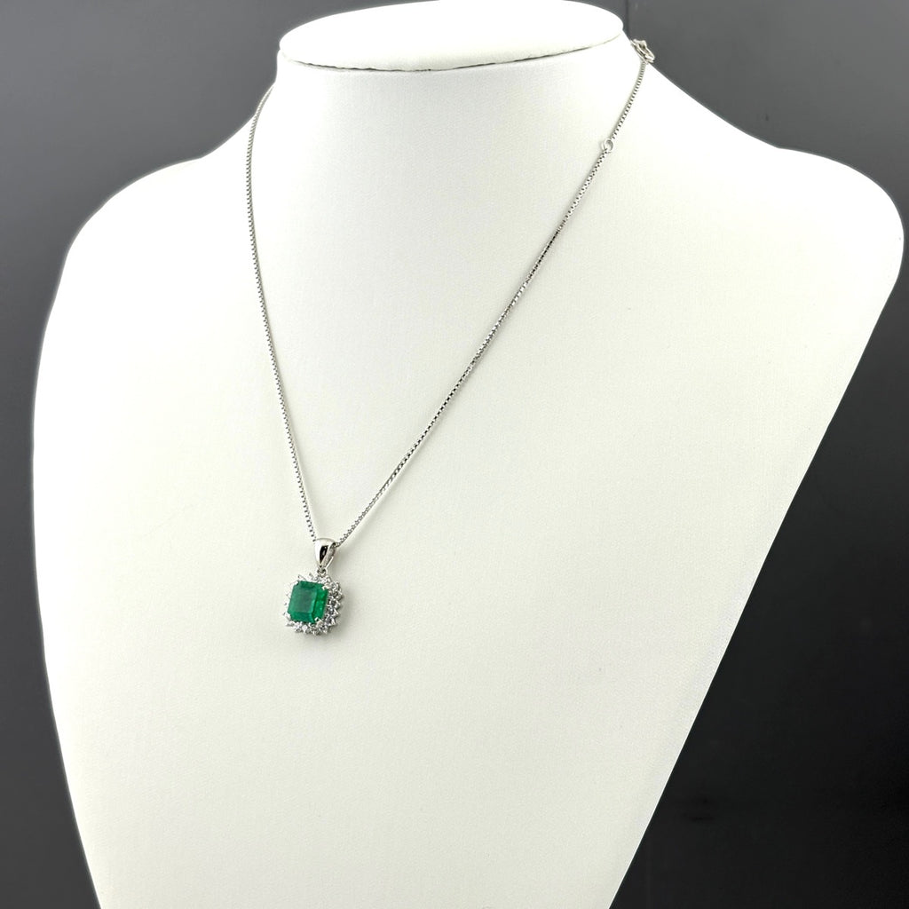 エメラルド デザインネックレス プラチナ ペンダント メレダイヤ