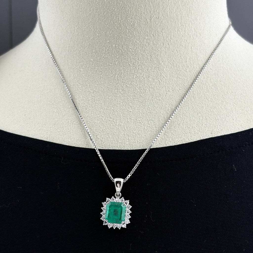 エメラルド デザインネックレス プラチナ ペンダント メレダイヤ