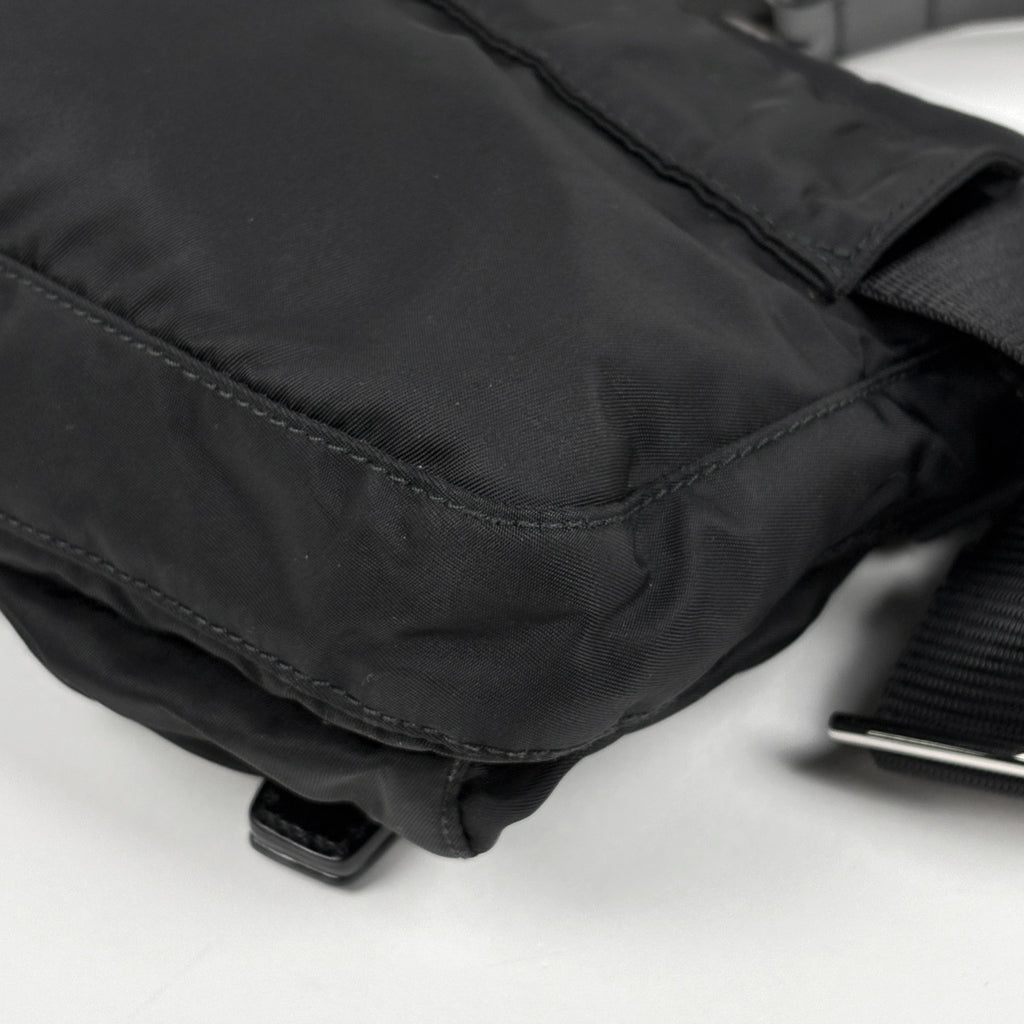 プラダ ロゴプレート ウエストバッグ ボディバッグ ボディバッグ ナイロン ネロ(ブラック) レディース 【中古】brbag