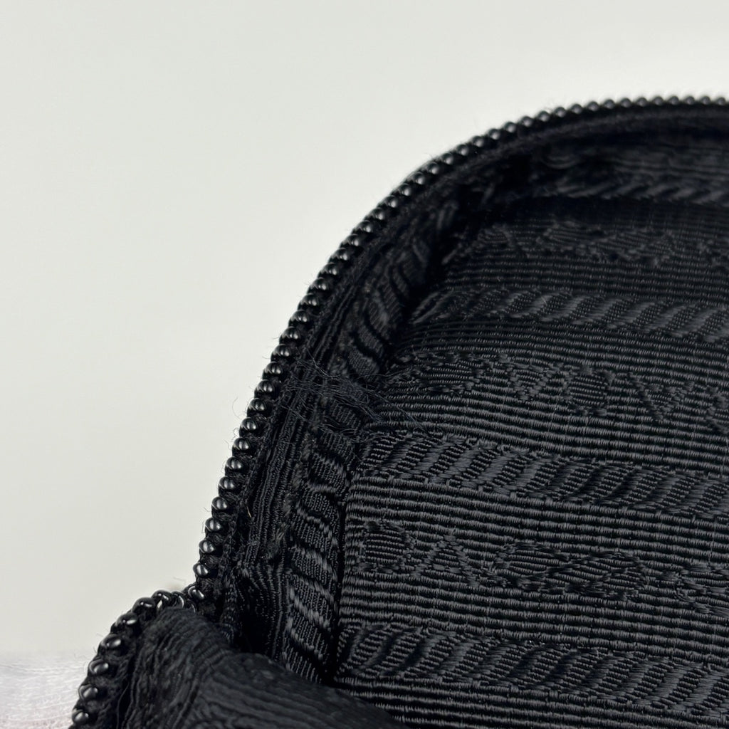 プラダ ロゴプレート ウエストバッグ ボディバッグ ボディバッグ ナイロン ネロ(ブラック) レディース 【中古】brbag