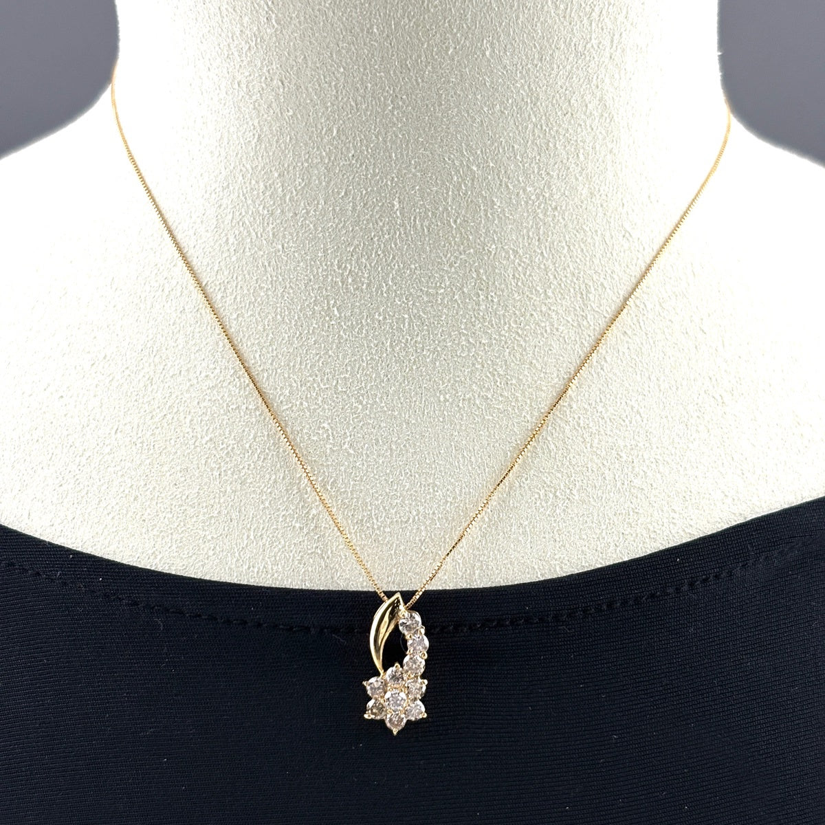 K18 デザイン ペンダント| 花のデザイン フラワーモチーフ デザインネックレス YG イエローゴールド ペンダント