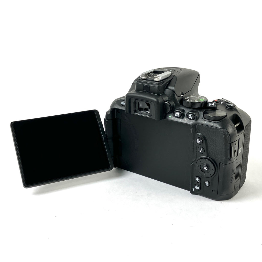 ニコン Nikon D5600 18-55 VR レンズキット デジタル 一眼レフカメラ 【中古】cambb