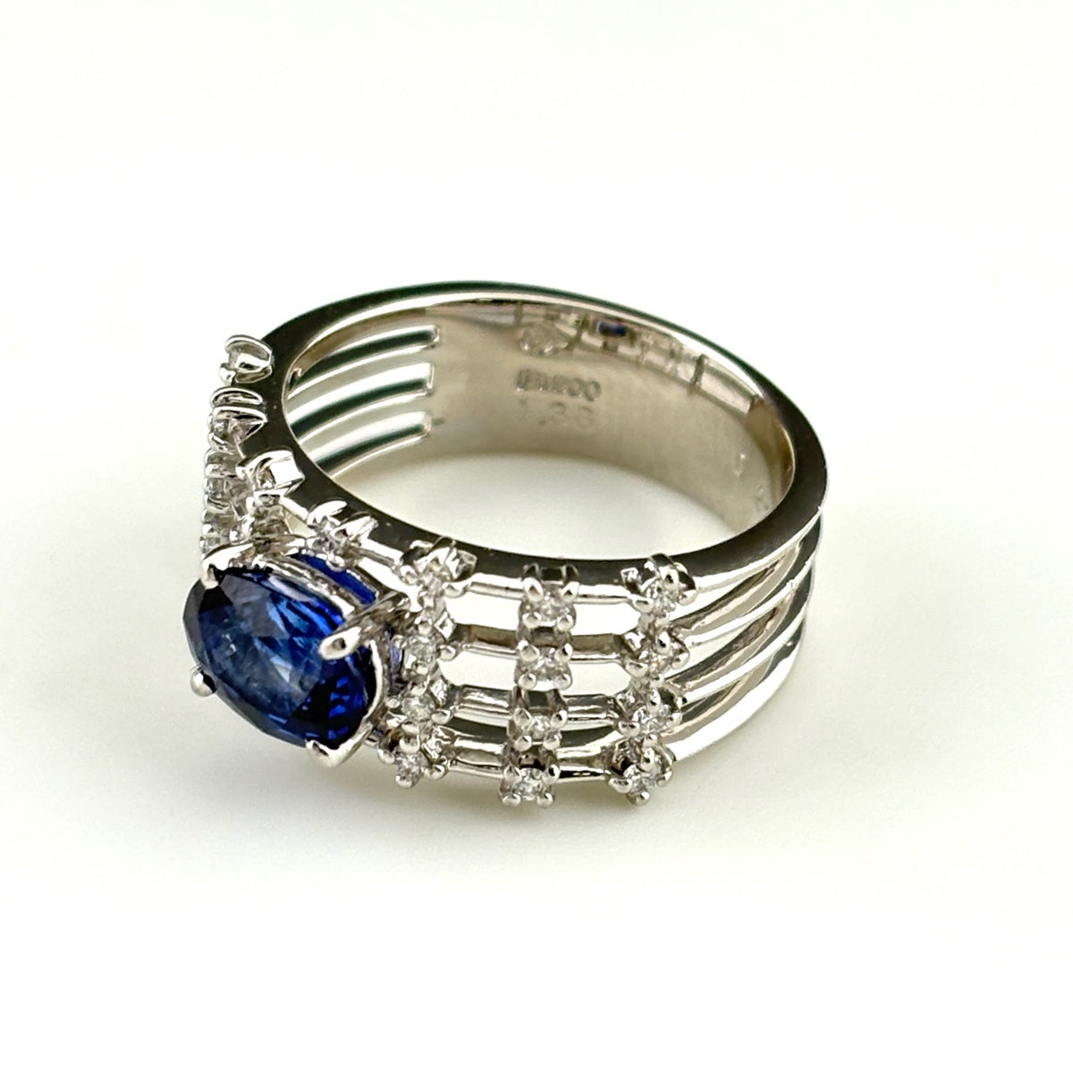 タサキ サファイア デザインリング プラチナ メレダイヤ 指輪 リング
