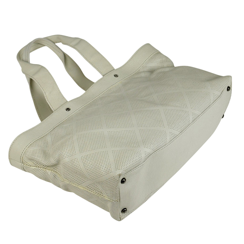 シャネル ココマーク トートバッグ パンチング ハンドバッグ トートバッグ レザー アイボリー レディース 【中古】brbag