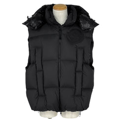 モンクレール ロゴ ダウンベスト MONCLER X ROC NATION DESIGNED BY JAY-Z フード付き アウター ダウンベスト ブラック メンズ ブランド品（アパレル） 【中古】brapp
