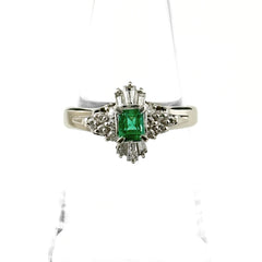 エメラルド デザインリング プラチナ 指輪 メレダイヤ リング 13号 Pt900 エメラルド ダイヤモンド レディース ノンブランドジュエリー 【中古】nbjwl