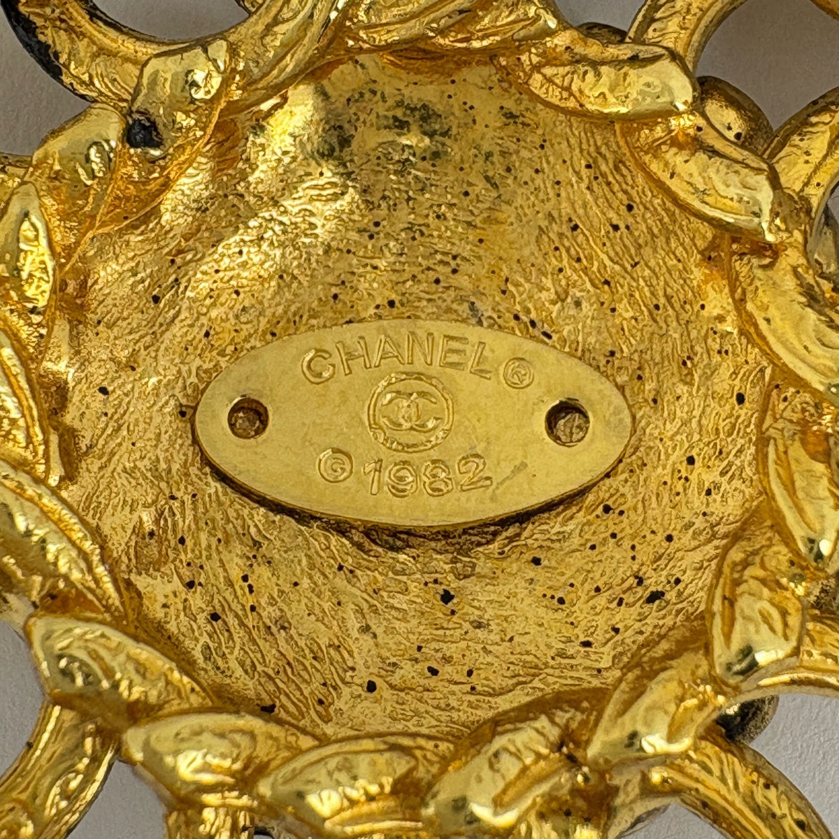 シャネル アイコンモチーフ ブローチ ライオン ブローチ GP ゴールド