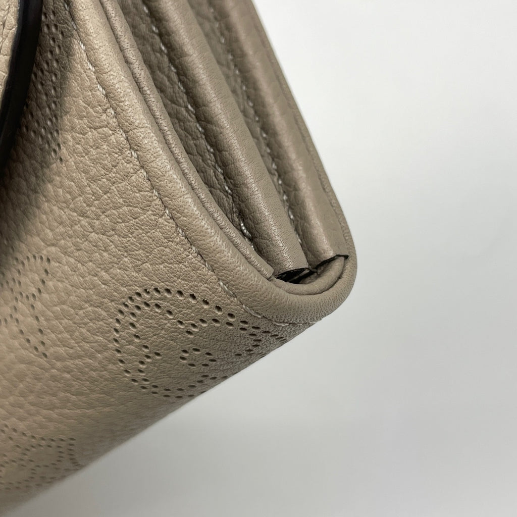 ルイ・ヴィトン ポルトフォイユ イリス 二つ折り パンチング 長財布 モノグラムマヒナ ガレ M60144 レディース ブランドバッグ・小物 【中古】brbag