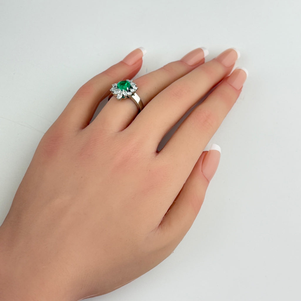 エメラルド デザインリング プラチナ メレダイヤ 指輪 リング 10号