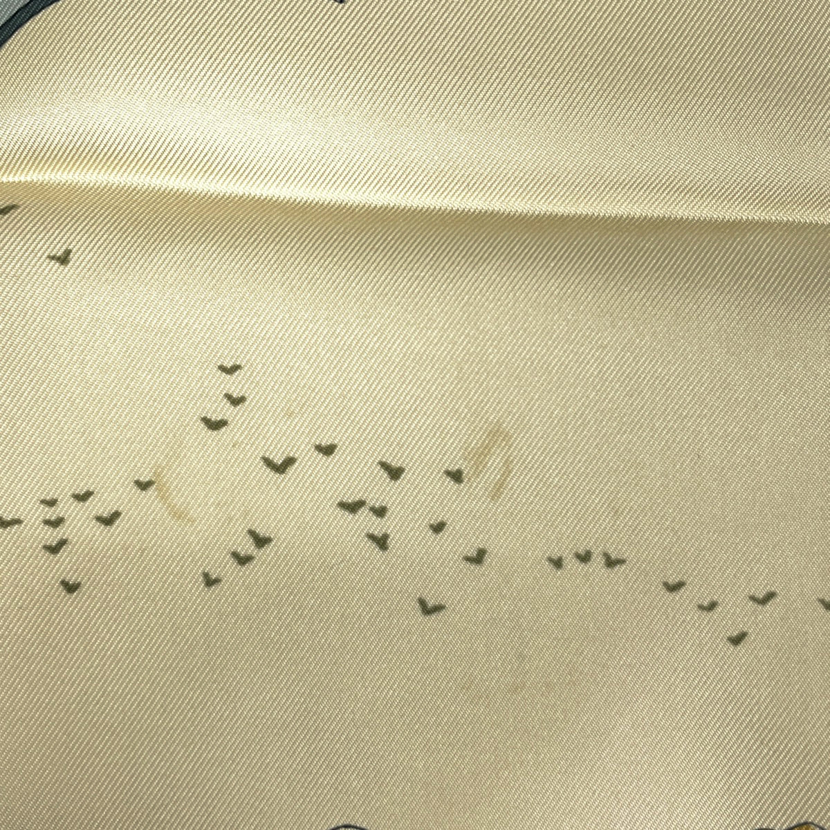 エルメス カレ 90 LE FLEUVE SACRE 聖なる大河 スカーフ シルク グレー