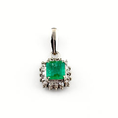 エメラルド デザインペンダントトップ ペンダントトップ Pt900 エメラルド ダイヤモンド レディース ノンブランドジュエリー 【中古】nbjwl