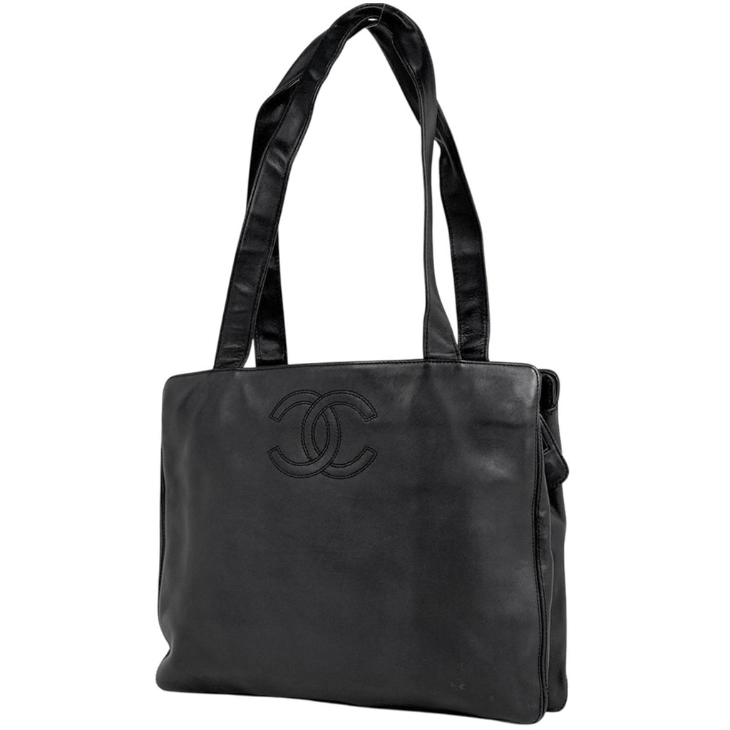 haii様の 新品同様 シャネル 23SS ココマーク オフショルダー ブラック □シャネル□ ココマーク 筒形チェーンショルダーバッグ ラムスキン