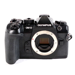 オリンパス OLYMPUS OM-D E-M1 Mark II ボディ デジタル ミラーレス 一眼カメラ カメラ 【中古】cambb