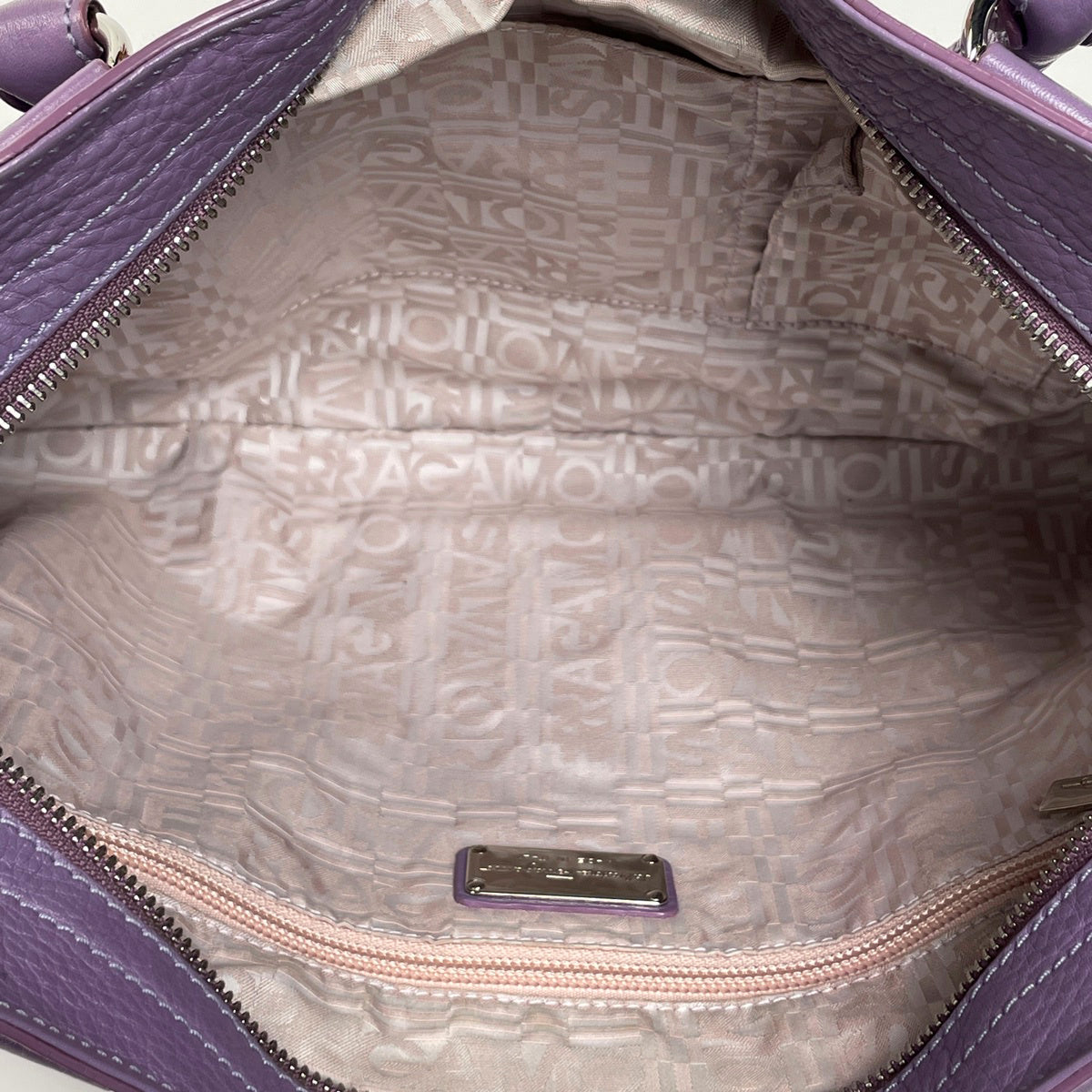 サルヴァトーレフェラガモ ガンチーニ ハンドバッグ トートバッグ