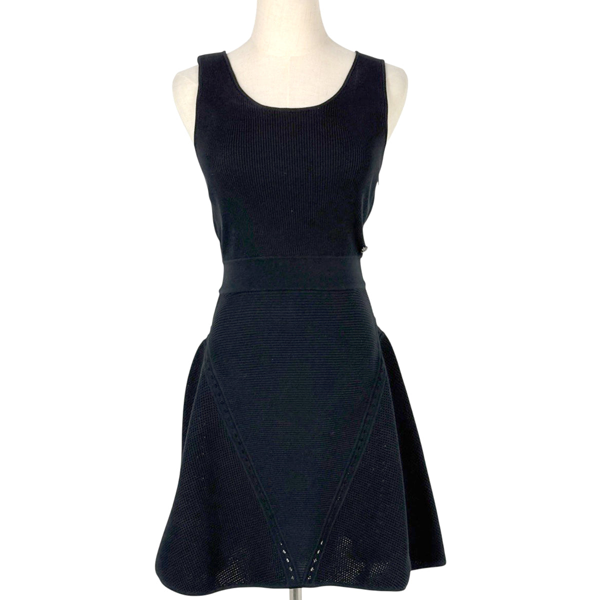 CHANEL　ワンピース　フリル　ボーダー　ノースリーブ　ココマークボタン CHANEL ワンピース フリル ボーダー ノースリーブ ココマークボタン