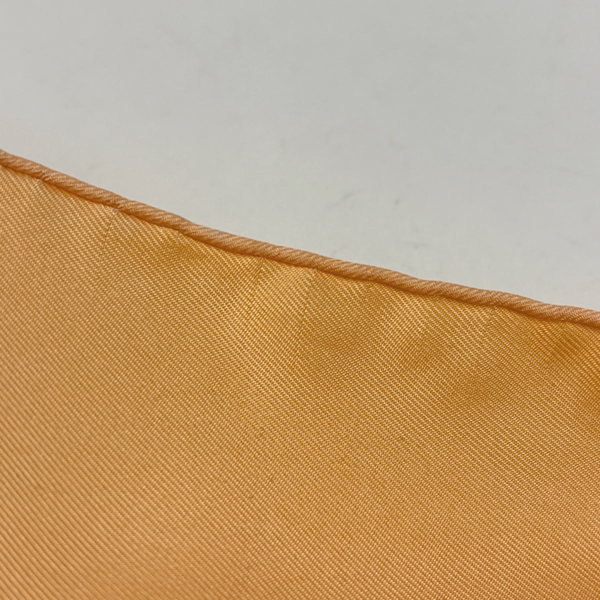 【極美品】HERMES　LES RUBANS DO CHEVAL ～馬のリボン橙 エルメス カレ 90 LES RUBANS DU CHEVAL 馬のリボン飾り スカーフ