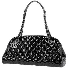 シャネル マドモアゼル チェハンドバッグ ココマーク マトラッセ エナメル ボーリングバッグ ハンドバッグ パテントレザー ブラック レディース ブランドバッグ・小物 【中古】brbag