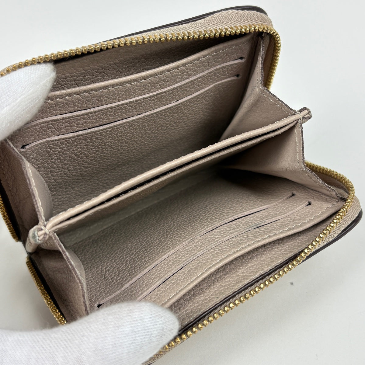 ルイ・ヴィトン ロックミー ジッピー コインパース カードケース