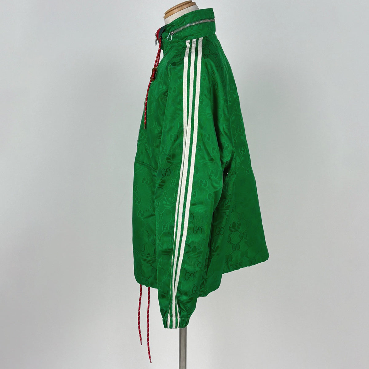 グッチ ジャケット アディダスコラボ マクロGG ハーフジップ グッチ マクロGG ナイロンジャケット アディダスコラボ GG柄 ハーフ