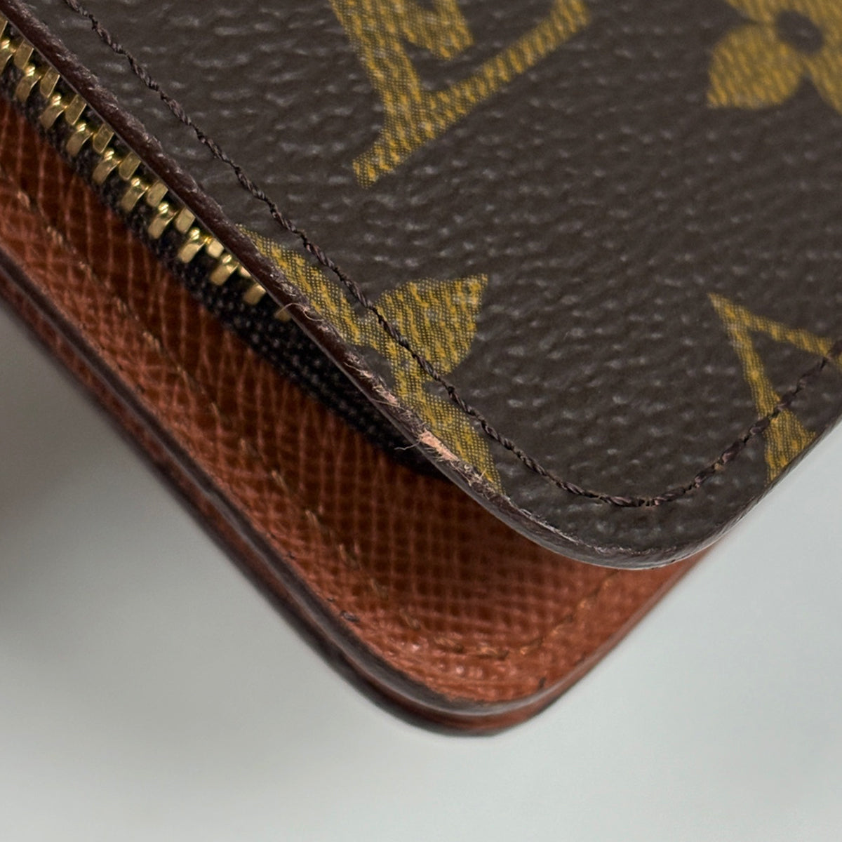 ルイ・ヴィトン ポルト パピエ ジップ 二つ折り財布 モノグラム M61207