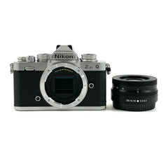 ニコン Z fc ＋ NIKKOR Z DX 16-50mm f/2.8 VR デジタル ミラーレス 一眼カメラ カメラ 【中古】cambb