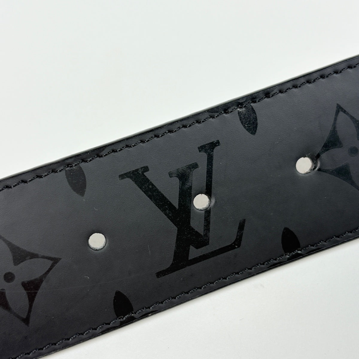 美品 ルイヴィトン ベルト サンチュール・LV イニシャル 40MM ピラミッド ルイ・ヴィトン サンチュール LVイニシャル 40MM ピラミッド ベルト