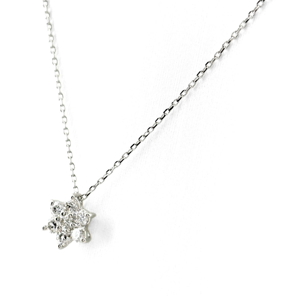 Pt900/850 ダイヤモンド ネックレス (フラワーモチーフ) 品番n21-110 フラワーモチーフ デザインネックレス ネックレス Pt900 Pt850