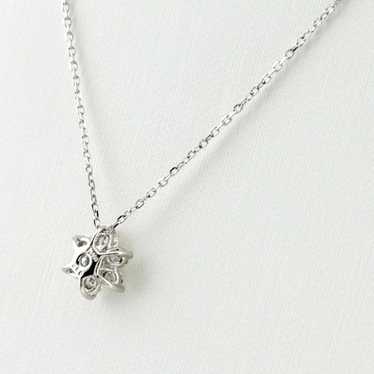Pt900/850 ダイヤモンド ネックレス (フラワーモチーフ) 品番n21-109 Pt900/850 ダイヤモンド ネックレス (フラワーモチーフ) 品番n21-109