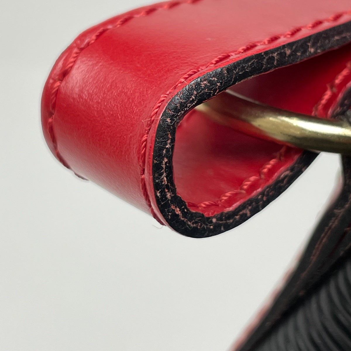 ルイヴィトン ショルダーバッグ エピ LOUIS VUITTON ルイヴィトン エピ ショルダーバッグ ブラック レザー