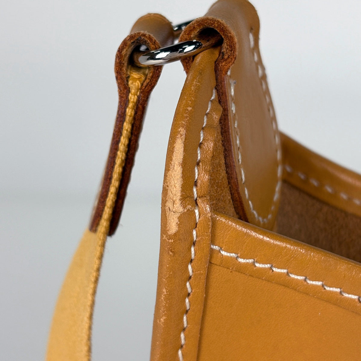 エルメス ヴェスパPM ショルダーバッグ ヴァッシュ □G レディース 