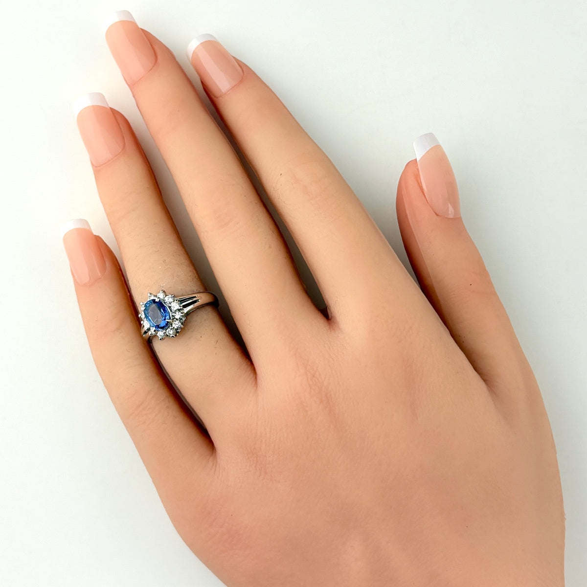 Pt850サファイアリング1.47ct ダイヤ0.22ct 取巻きダイヤ美品 サファイア デザインリング リング 11号 Pt850 サファイア