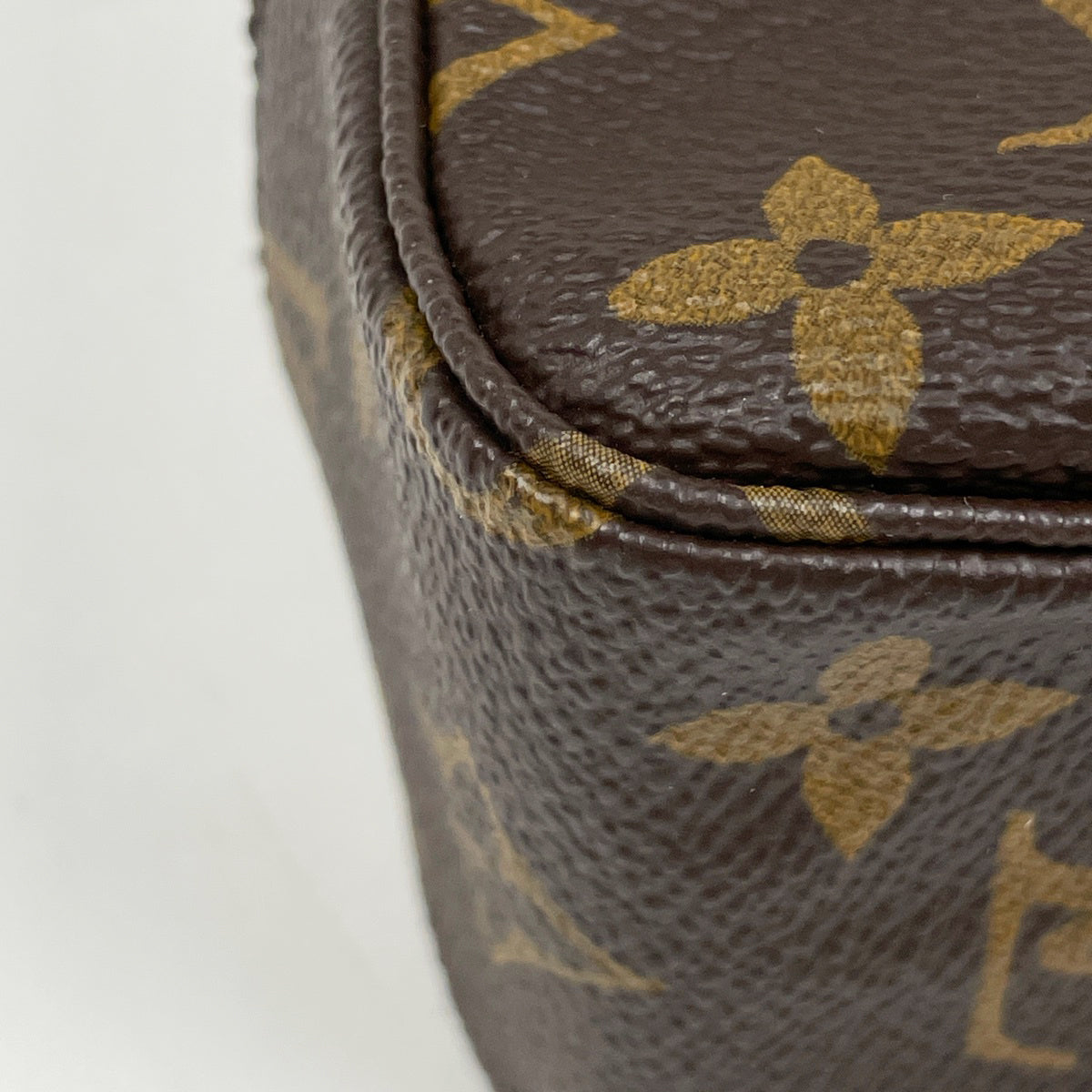 ルイ・ヴィトン トゥルース トワレット23 化粧ポーチ モノグラム