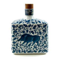 サントリー 山崎 12年 染付牡丹唐草亥絵 陶器 600ml 国産ウイスキー 酒 【古酒】liqbb【東京都内限定お届け】