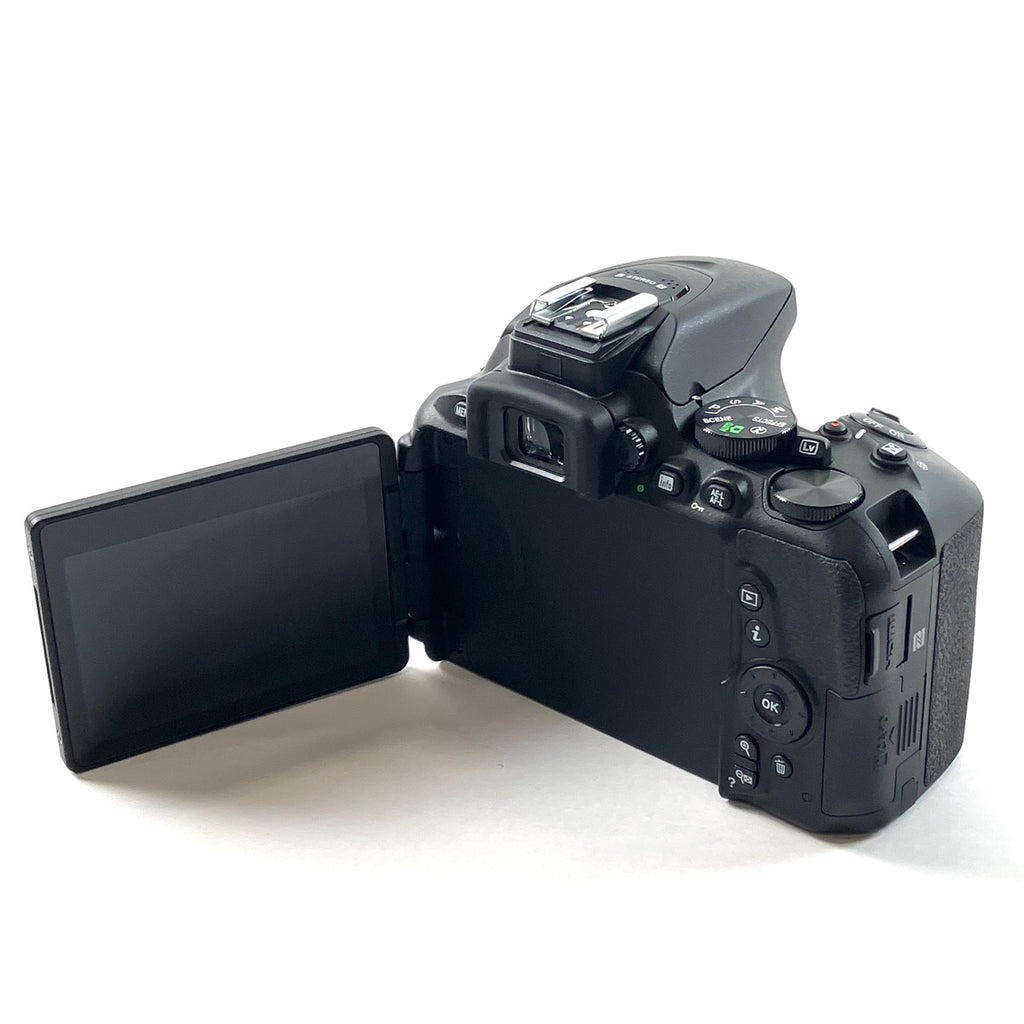 バイセル公式】ニコン Nikon D5600 レンズキット デジタル 一眼レフ