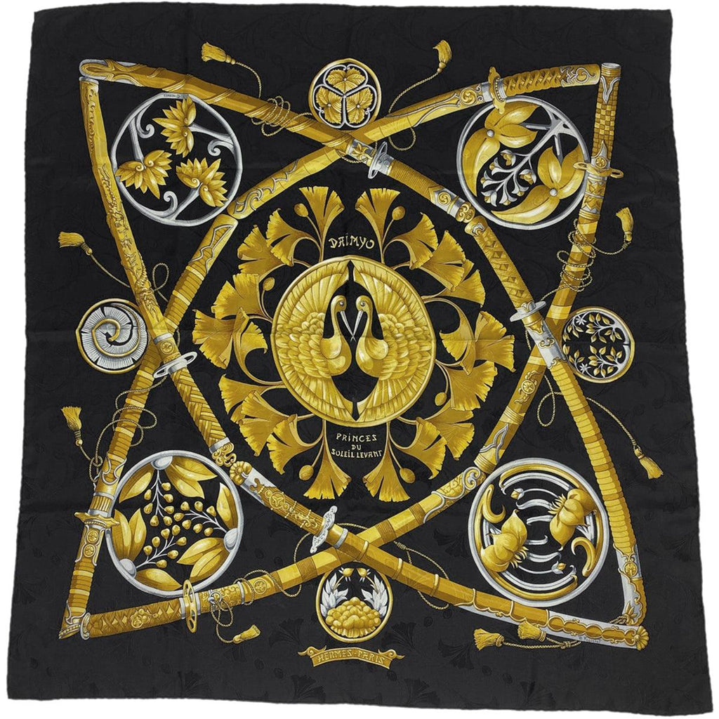 HERMES エルメス カレ90 大名 日出る国の皇子 家紋 シルク スカーフサイズを教えてください